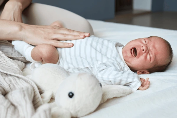 Fièvre chez les bébés de moins de 2 mois : ce que tous les parents doivent savoir